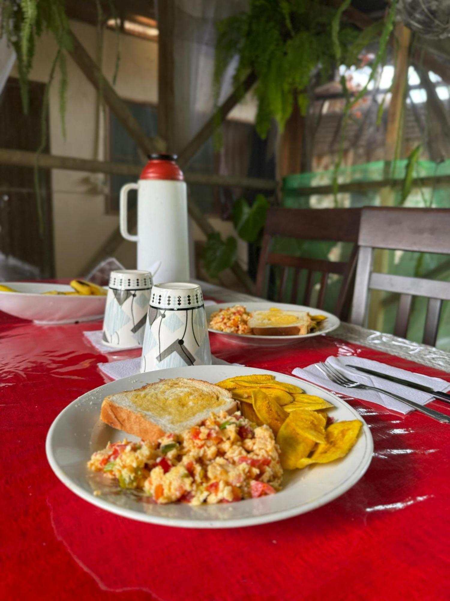 Maiku Amazonas Hotel Puerto Nariño Buitenkant foto